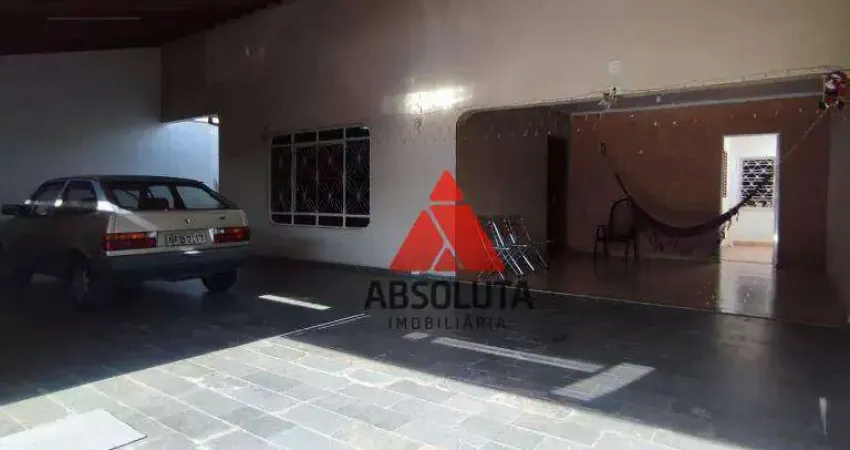 Casa para venda em Parque Gramado de 212.00m² com 3 Quartos e 3 Garagens