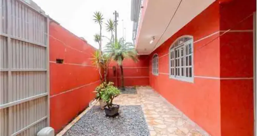 Sobrado para venda em Cidade Industrial de 220.00m² com 5 Quartos e 1 Suite