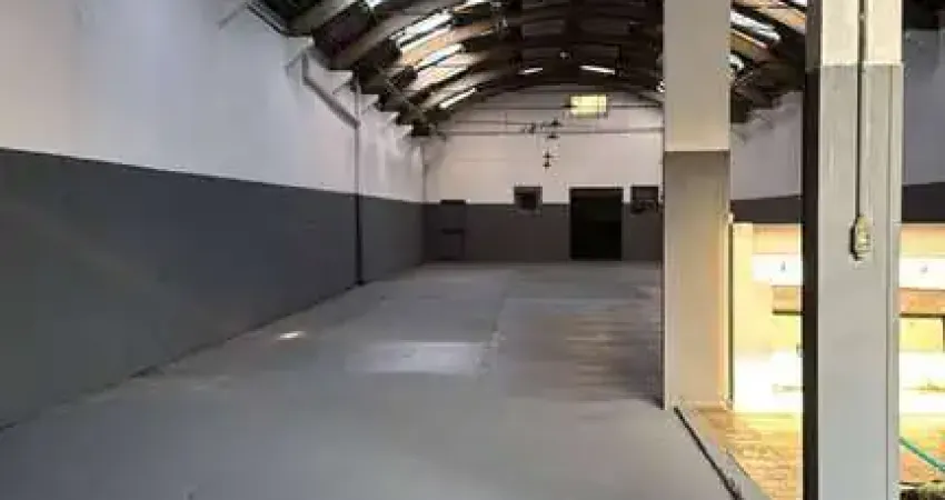Galpão / Depósito / Armazém para venda e aluguel em Centro de 729.00m²