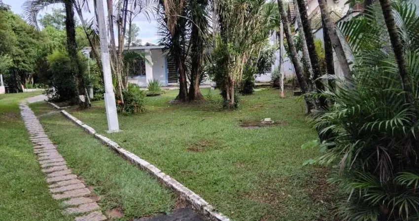 Chácara para venda em Chácara Das Videiras de 1864.00m² com 4 Quartos, 2 Suites e 6 Garagens