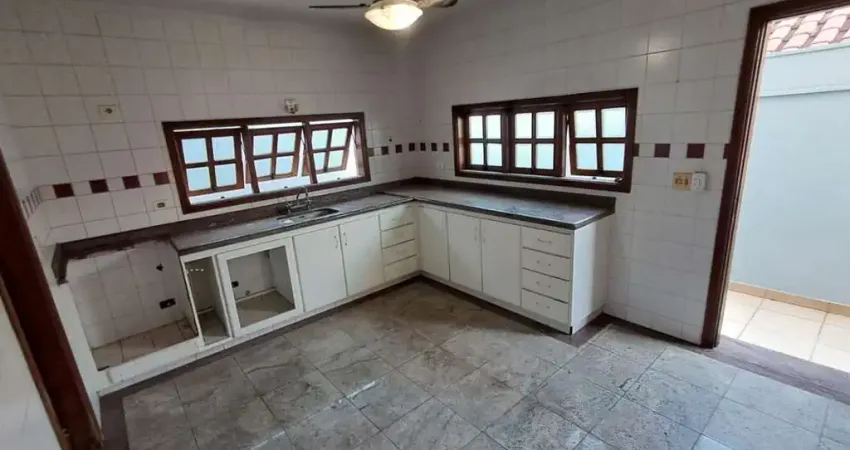Casa para venda em Vila Rezende de 277.00m² com 3 Quartos, 1 Suite e 3 Garagens
