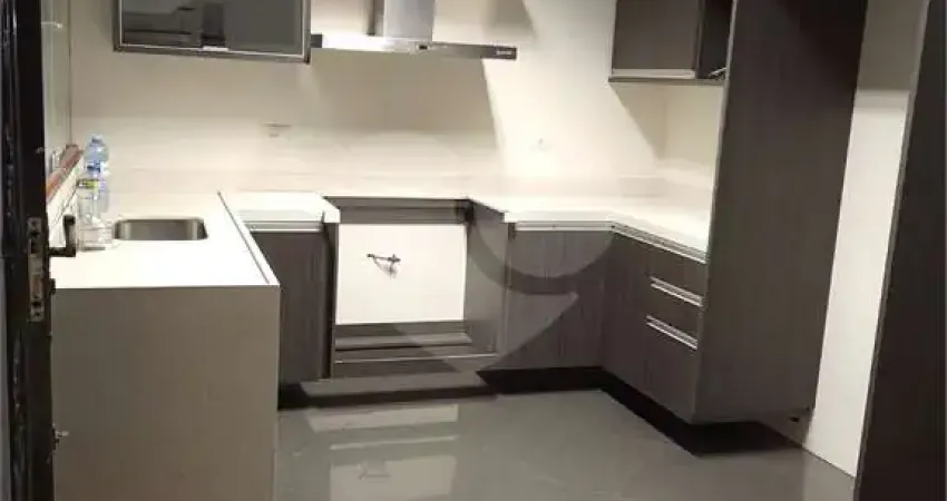 Sobrado para venda em Vila Palmares de 172.00m² com 3 Quartos e 2 Garagens