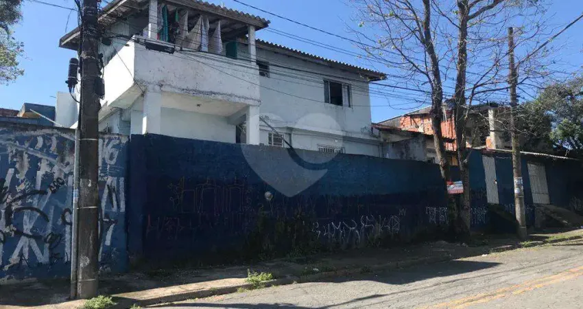 Lote / Terreno para venda em Jardim Santo André de 240.00m² com 8 Quartos e 2 Garagens