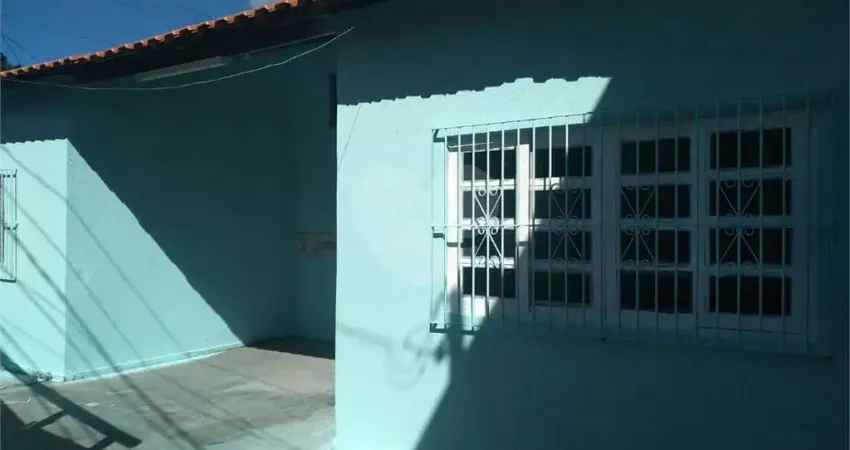 Casa para venda em Vila Falchi de 140.00m² com 3 Quartos e 2 Garagens