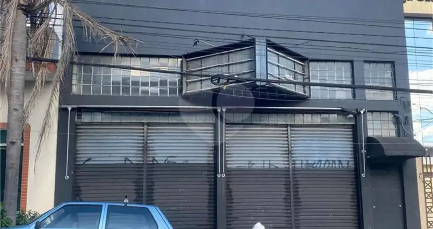 Galpão / Depósito / Armazém para venda e aluguel em Utinga de 300.00m² com 2 Garagens