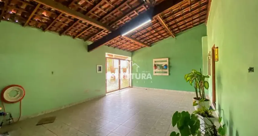Casa para venda em Vila Nova de 120.00m² com 2 Quartos, 1 Suite e 2 Garagens