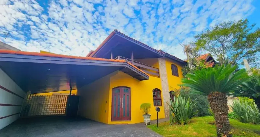 Sobrado para alugar em Jardim Isaura de 469.50m² com 6 Quartos, 5 Suites e 6 Garagens