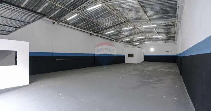 Galpão / Depósito / Armazém para alugar em Centro de 250.00m² com 4 Garagens