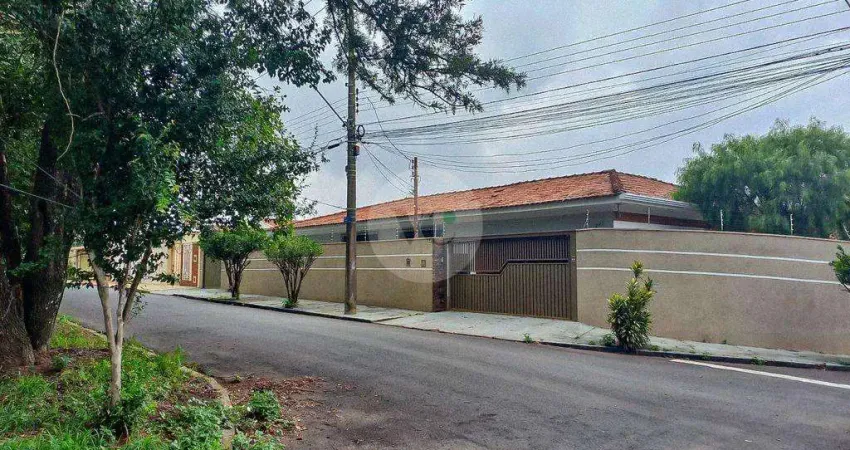 Casa para venda em Jardim Cardinalli de 189.00m² com 3 Quartos, 1 Suite e 3 Garagens