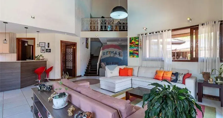 Casa de Condomínio para venda em Chácara Roselândia de 280.00m² com 4 Quartos, 4 Suites e 5 Garagens