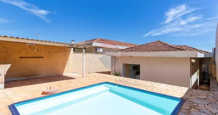 Casa para venda em Jardim Paulistano de 250.97m² com 3 Quartos, 2 Suites e 4 Garagens