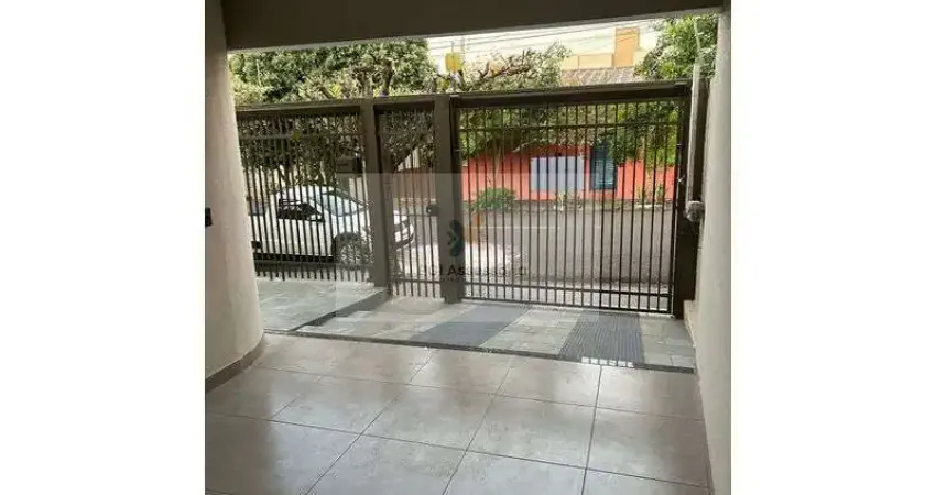 Casa para venda em Conjunto Habitacional São Deocleciano de 242.00m² com 3 Quartos, 1 Suite e 2 Garagens