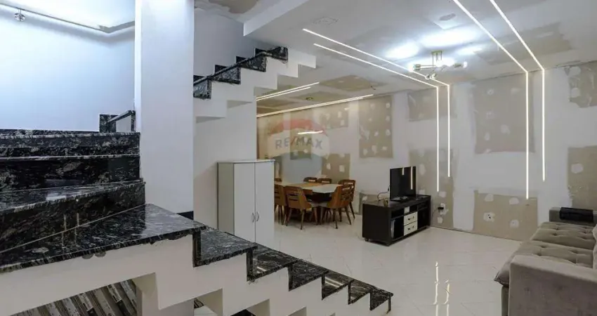 Sobrado para venda em Vila Rei de 241.04m² com 2 Quartos, 2 Suites e 3 Garagens