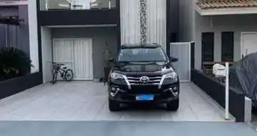 Casa para venda em Horto Florestal de 161.00m² com 3 Quartos, 1 Suite e 3 Garagens