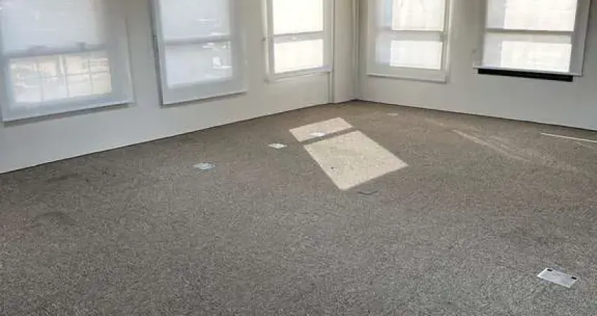 Sala Comercial para venda e aluguel em Alphaville Industrial de 74.00m² com 1 Garagem