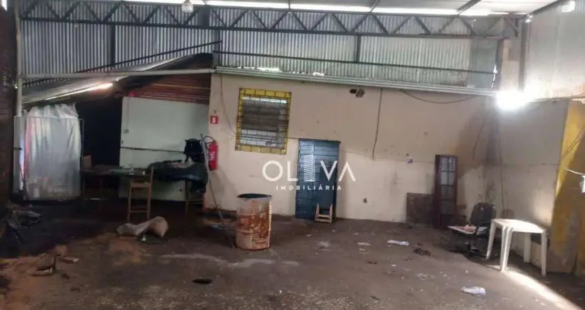 Galpão / Depósito / Armazém para venda em Jardim Das Oliveiras de 205.00m² com 3 Garagens