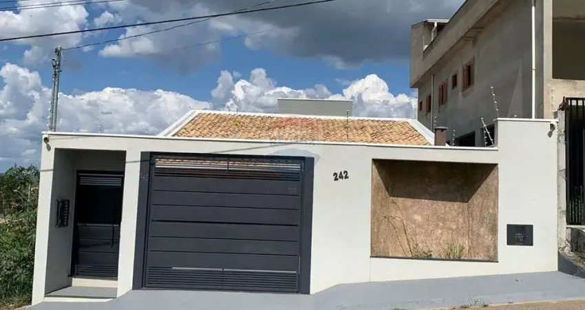 Casa para venda em Jardim Vista Alegre de 158.30m² com 3 Quartos, 1 Suite e 4 Garagens