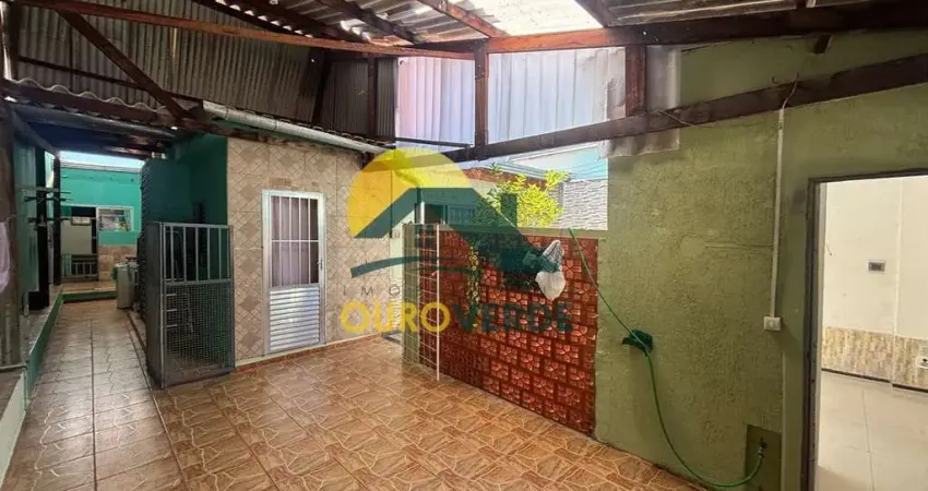 Casa para venda em Dic V (conjunto Habitacional Chico Mendes) de 130.00m² com 3 Quartos, 1 Suite e 2 Garagens