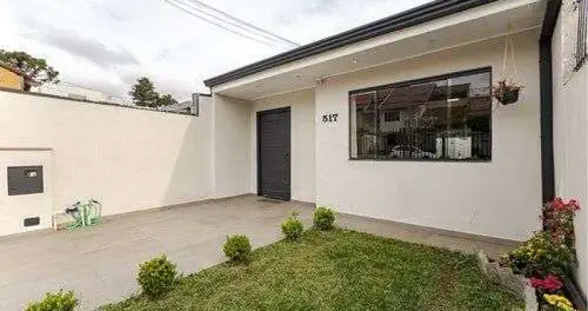 Sobrado para venda em Fanny de 180.00m² com 4 Quartos, 1 Suite e 2 Garagens