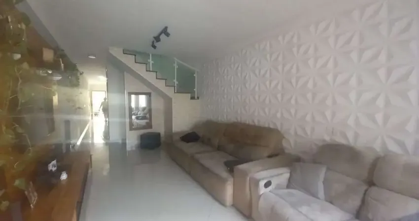 Sobrado para venda em Vila Salete de 177.00m² com 3 Quartos, 3 Suites e 4 Garagens