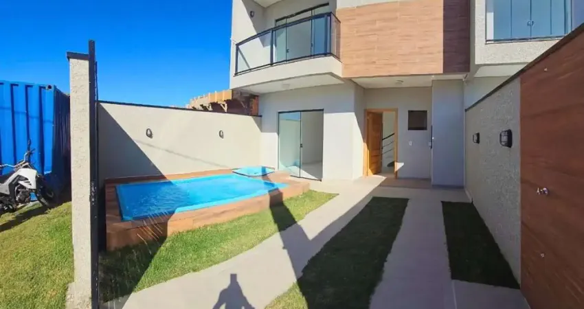 Sobrado para venda em Guaratuba de 121.00m² com 3 Quartos, 2 Suites e 2 Garagens