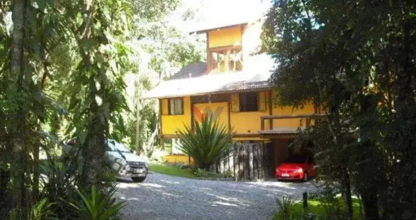 Casa para venda em Quatro Barras de 260.00m² com 4 Quartos e 2 Garagens