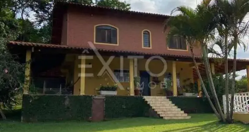 Casa para venda e aluguel em Medeiros de 647.00m² com 4 Quartos, 2 Suites e 4 Garagens