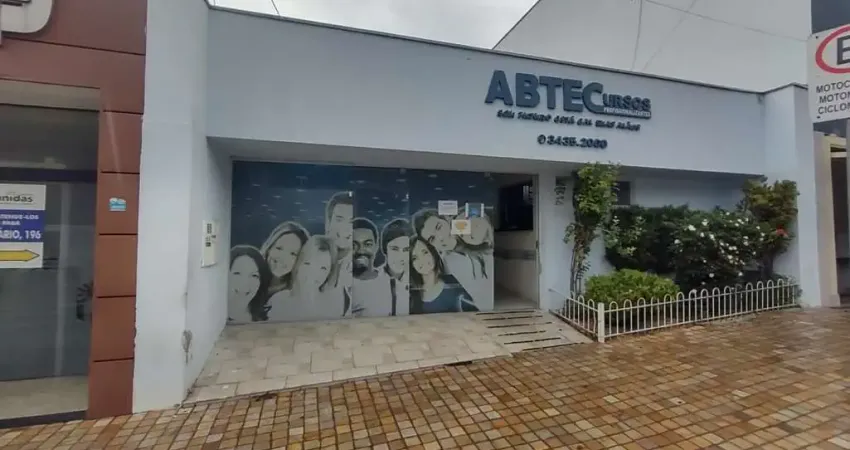 Prédio Comercial para alugar em Centro de 250.00m² com 1 Quarto, 1 Suite e 1 Garagem
