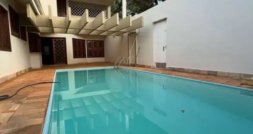 Casa para venda em Jardim Popi de 370.00m² com 4 Quartos, 4 Suites e 2 Garagens