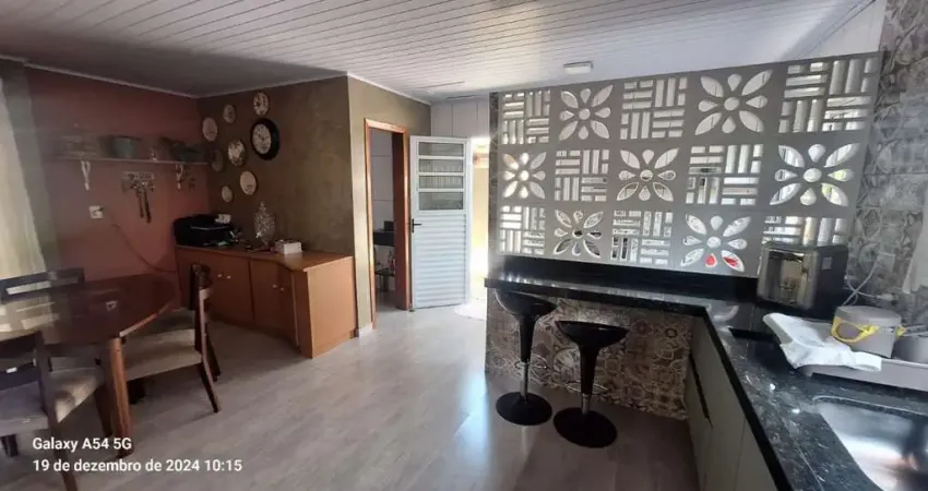 Casa para venda em Guaratuba de 160.00m² com 4 Quartos, 2 Suites e 5 Garagens