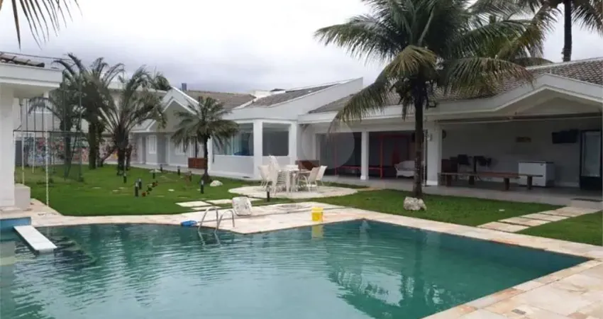 Casa para venda e aluguel em Jardim Acapulco de 628.00m² com 7 Quartos, 7 Suites e 5 Garagens