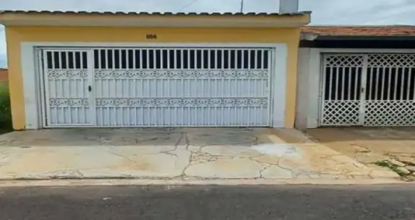 Casa para alugar em Vila Brasília de 120.00m² com 3 Quartos, 1 Suite e 2 Garagens