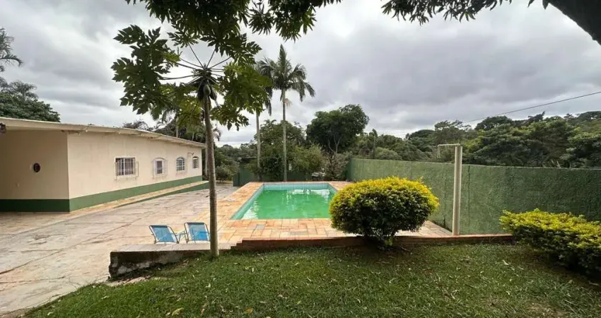 Casa para venda em Country Club de 700.00m² com 3 Quartos, 2 Suites e 10 Garagens