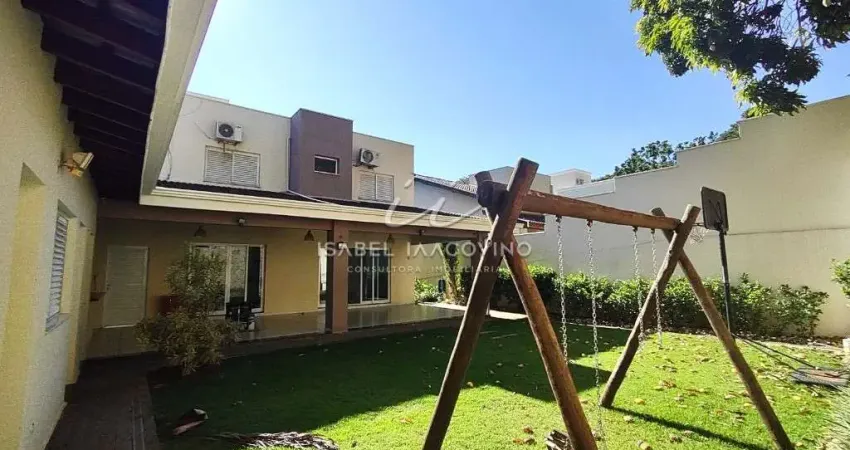 Casa para alugar em Pinheirinho de 264.00m² com 3 Quartos, 3 Suites e 4 Garagens