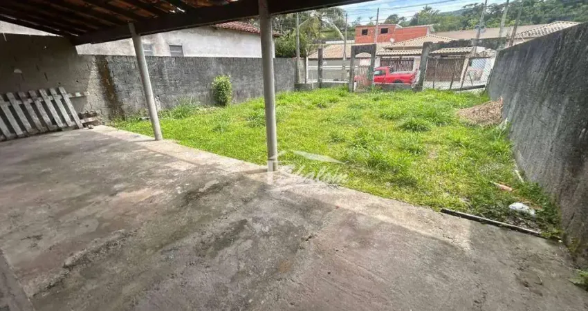 Casa para venda em Getuba de 108.00m² com 2 Quartos, 1 Suite e 4 Garagens