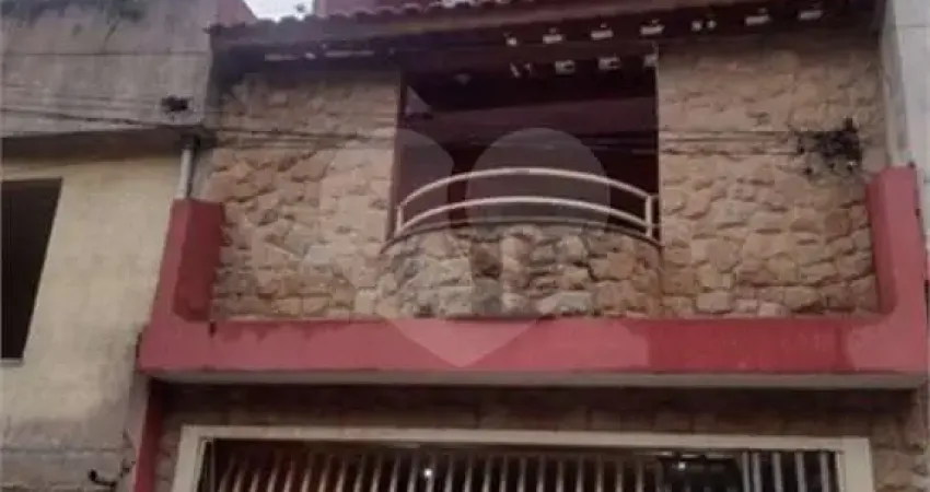 Sobrado para venda em Alves Dias de 70.00m² com 3 Quartos, 1 Suite e 2 Garagens