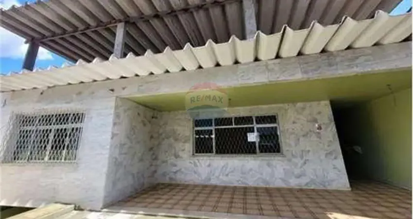 Casa para venda em Tanque de 286.00m² com 4 Quartos, 1 Suite e 6 Garagens