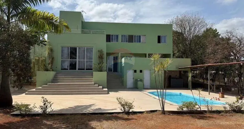 Casa para venda em Capim Branco de 316.00m² com 5 Quartos, 4 Suites e 6 Garagens