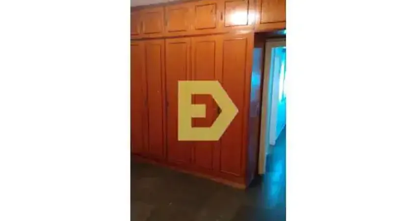 Casa para alugar em Jardim Nova Yorque de 225.00m² com 4 Quartos e 2 Garagens