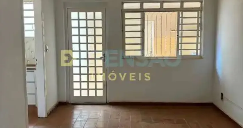 Casa para alugar em Centro de 190.00m² com 1 Quarto e 2 Garagens