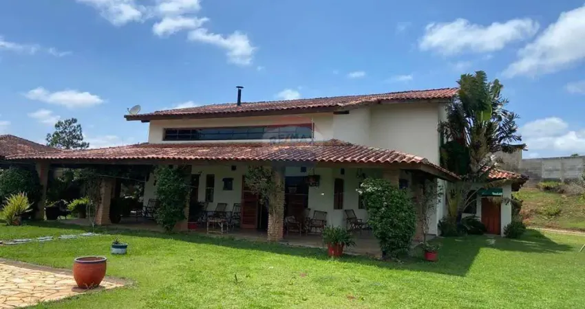 Chácara para venda em Guararema de 700.00m² com 5 Quartos e 5 Suites