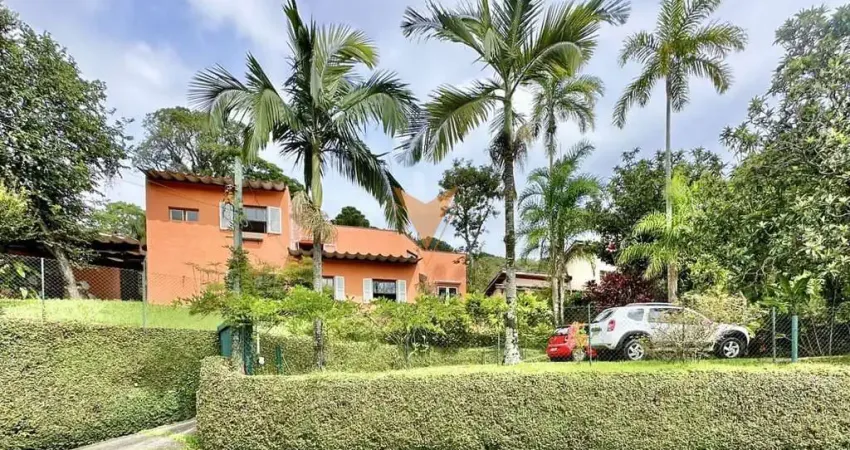 Casa para venda em Chácara Eliana de 218.08m² com 4 Quartos, 2 Suites e 6 Garagens