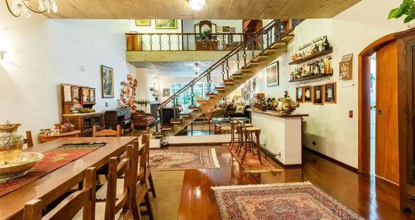 Casa para venda em Vila Madalena de 405.00m² com 4 Quartos, 3 Suites e 9 Garagens