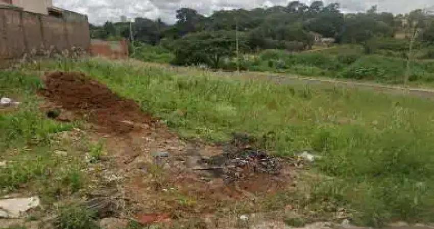 Terreno à venda na Avenida Presidente Rodrigues Alves, Jardim Dermínio, Franca