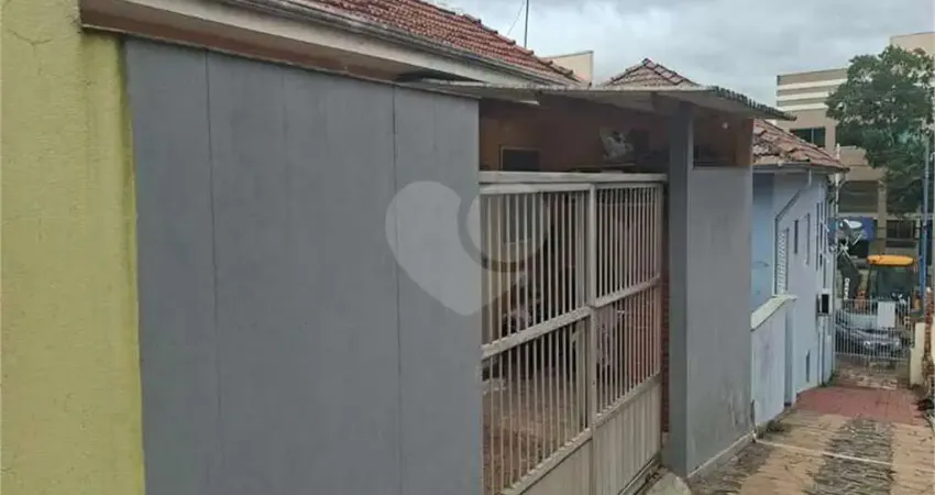 Casa para venda em Utinga de 246.00m² com 3 Quartos, 1 Suite e 4 Garagens