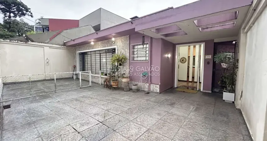 Casa para venda em Mercês de 257.00m² com 4 Quartos, 2 Suites e 6 Garagens