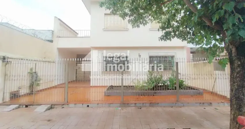 Sobrado para venda em Campos Elíseos de 181.00m² com 4 Quartos e 3 Garagens