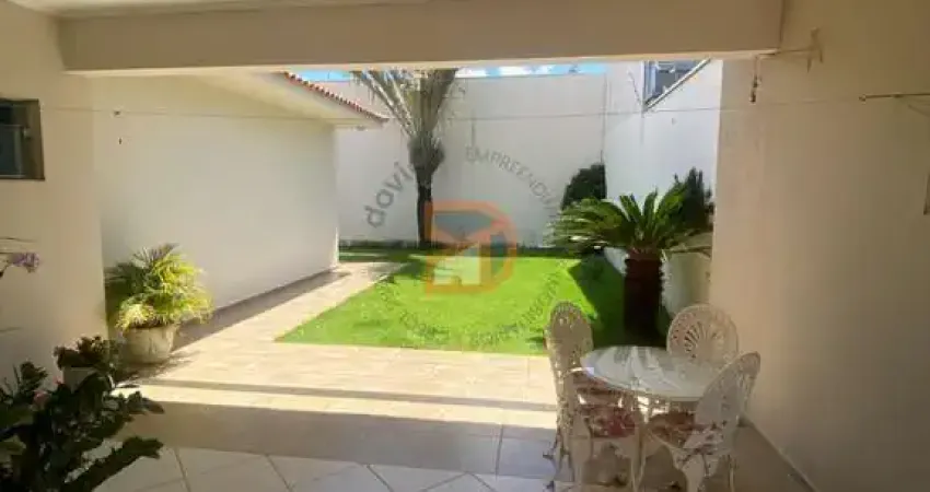 Casa para venda em Jardim Patrícia de 164.00m² com 3 Quartos, 1 Suite e 4 Garagens