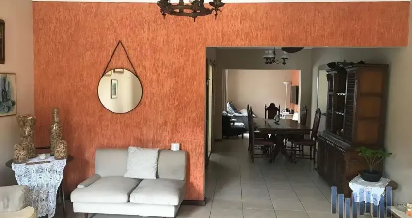 Sobrado para venda em Indianópolis de 160.00m² com 3 Quartos, 1 Suite e 3 Garagens