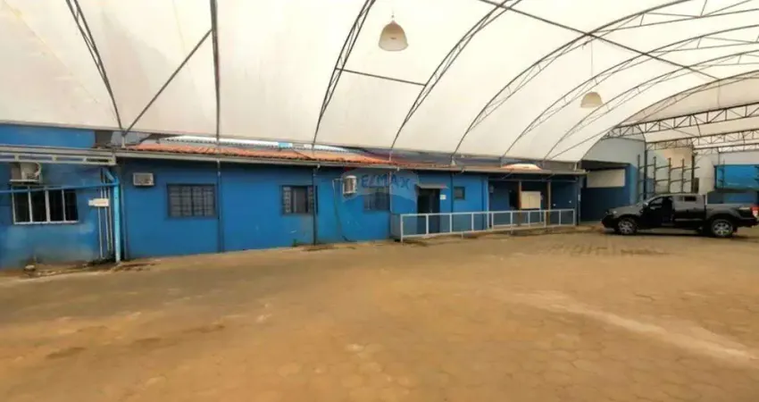 Galpão / Depósito / Armazém para alugar em Bairro Do Uberaba de 1700.00m² com 30 Garagens